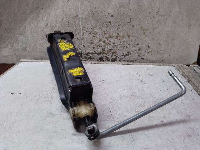 bontott VW SCIROCCO Emelő