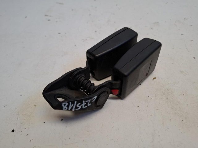 bontott VW SCIROCCO Hátsó középső Biztonsági Öv Csat