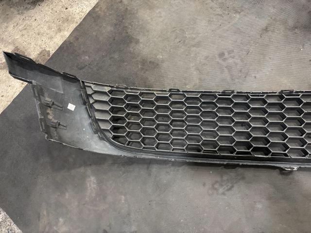 bontott VW SCIROCCO Hűtőrács