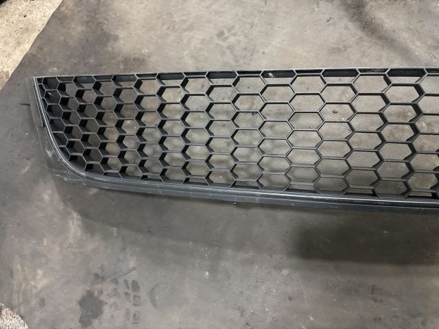 bontott VW SCIROCCO Hűtőrács