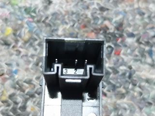 bontott VW SCIROCCO Jobb első Ablakemelő Kapcsoló