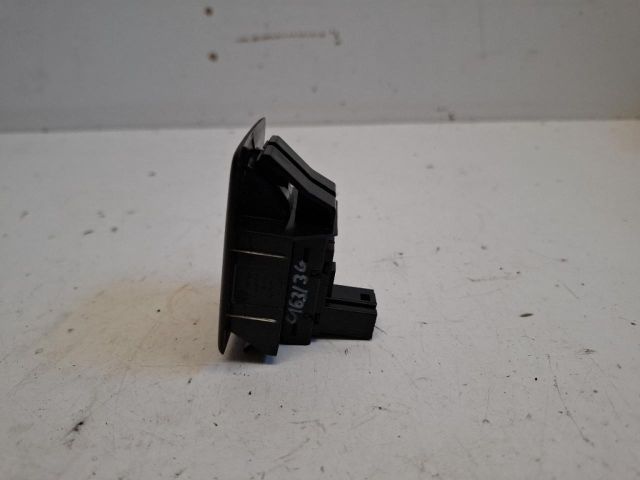 bontott VW SCIROCCO Jobb első Ablakemelő Kapcsoló