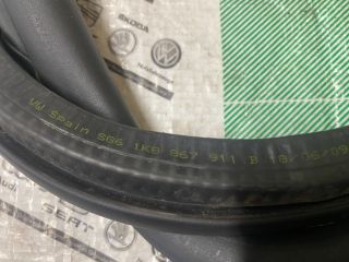 bontott VW SCIROCCO Jobb első Gumikéder