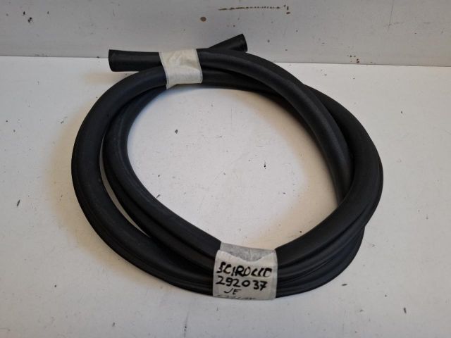 bontott VW SCIROCCO Jobb első Gumikéder