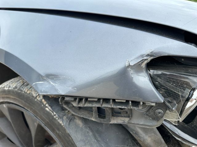 bontott VW SCIROCCO Jobb első Hátsó Dobbetét (Kerékjárati, Műanyag)