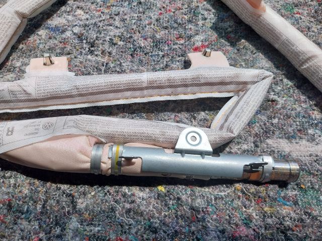 bontott VW SCIROCCO Jobb Függönylégzsák és Oldallégzsák