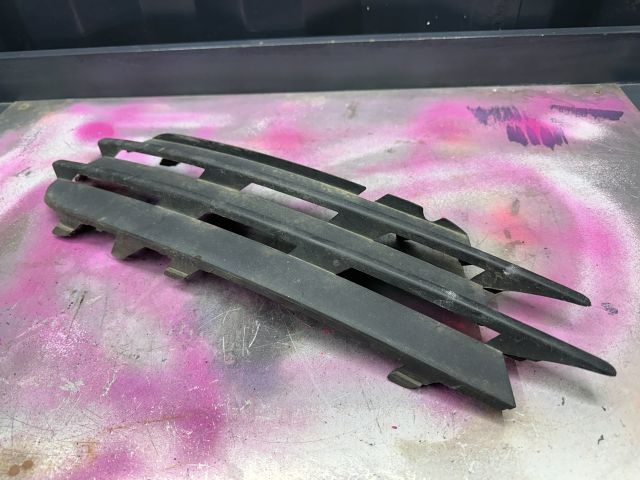 bontott VW SCIROCCO Jobb Ködlámpa Rács