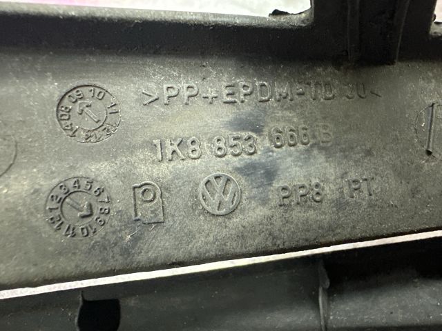 bontott VW SCIROCCO Jobb Ködlámpa Rács