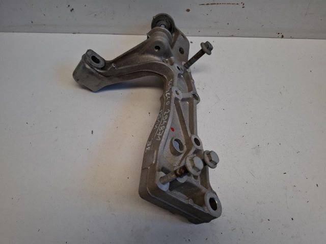 bontott VW SCIROCCO Jobb Lengőkar Tartó