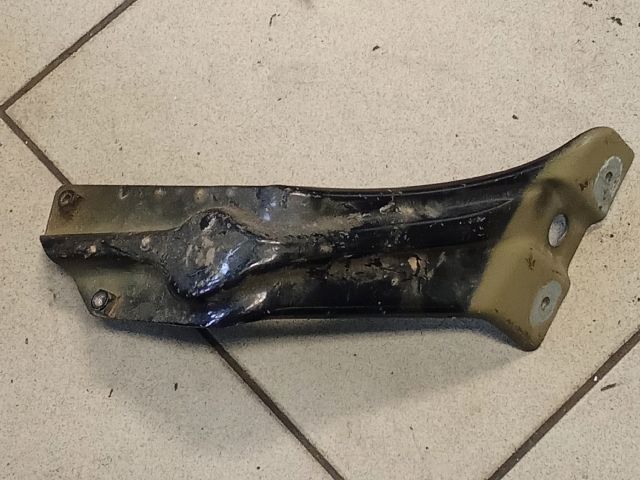 bontott VW SCIROCCO Jobb Sárvédő Oldaltartó