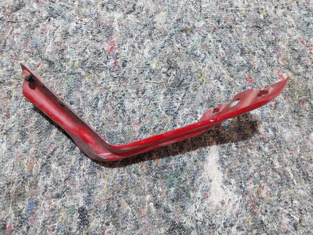 bontott VW SCIROCCO Jobb Sárvédő Oldaltartó