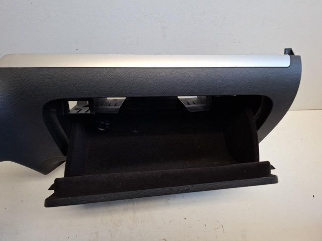 bontott VW SCIROCCO Kesztyűtartó