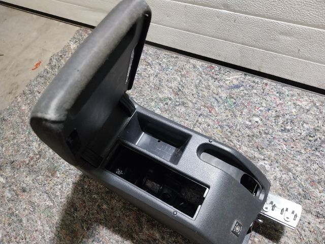 bontott VW SCIROCCO Könyöklő