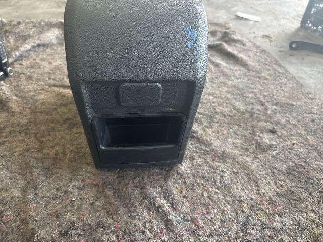 bontott VW SCIROCCO Könyöklő