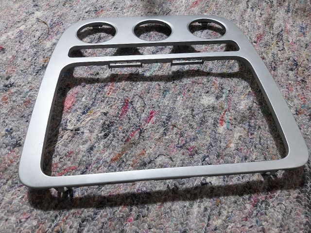 bontott VW SCIROCCO Középkonzol Keret