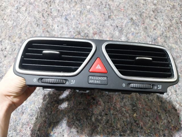 bontott VW SCIROCCO Középső Szellőző