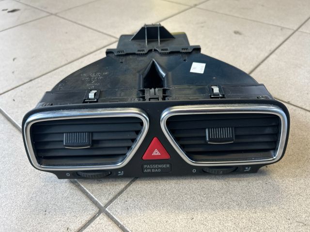 bontott VW SCIROCCO Középső Szellőző