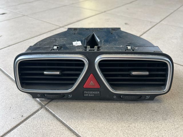 bontott VW SCIROCCO Középső Szellőző