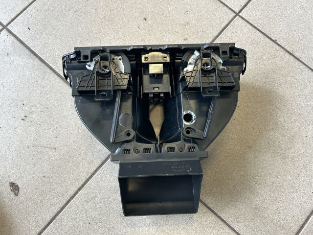 bontott VW SCIROCCO Középső Szellőző