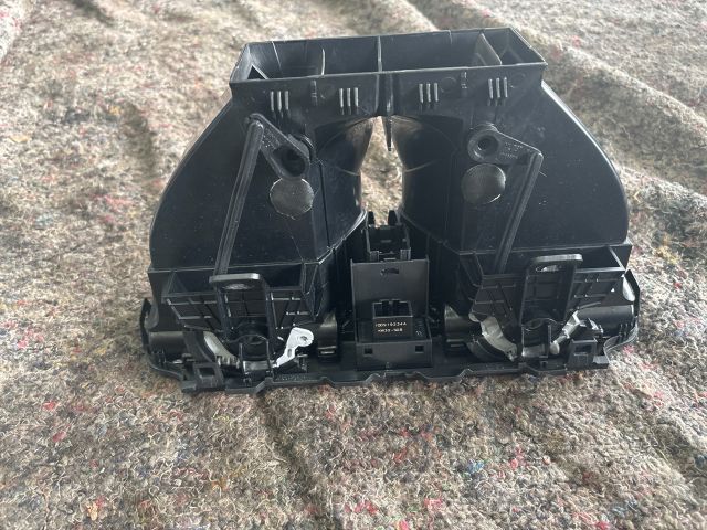 bontott VW SCIROCCO Középső Szellőző