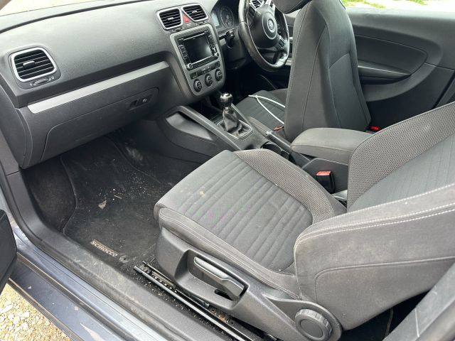 bontott VW SCIROCCO Középső Szemüvegtartó