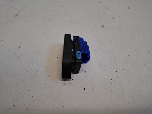 bontott VW SCIROCCO Központizár Kapcsoló