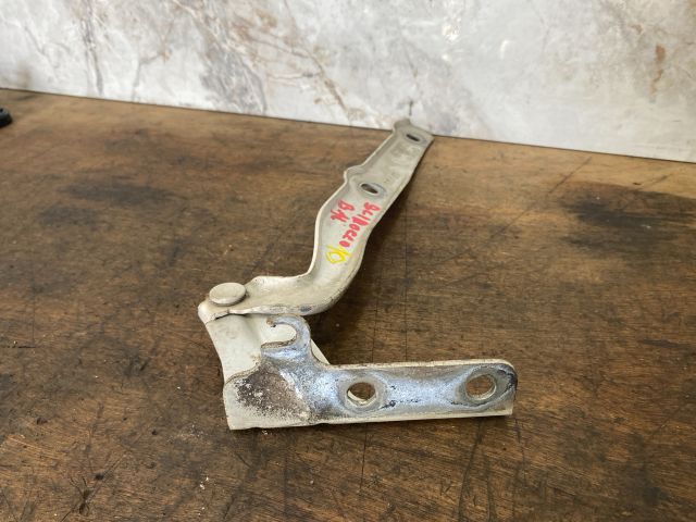 bontott VW SCIROCCO Motorháztető Bal Zsanér