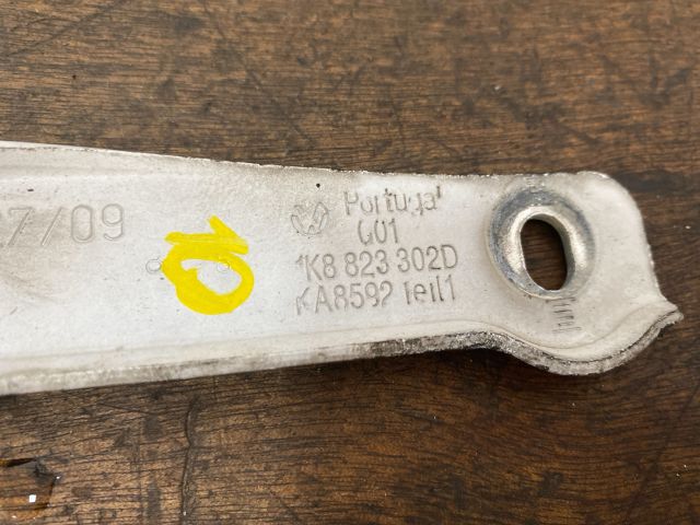 bontott VW SCIROCCO Motorháztető Jobb Zsanér