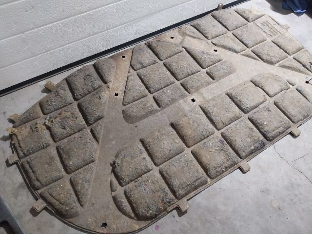 bontott VW SCIROCCO Motorháztető Szigetelés