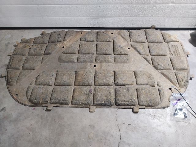 bontott VW SCIROCCO Motorháztető Szigetelés