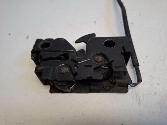 bontott VW SCIROCCO Motorháztető Zárszerkezet