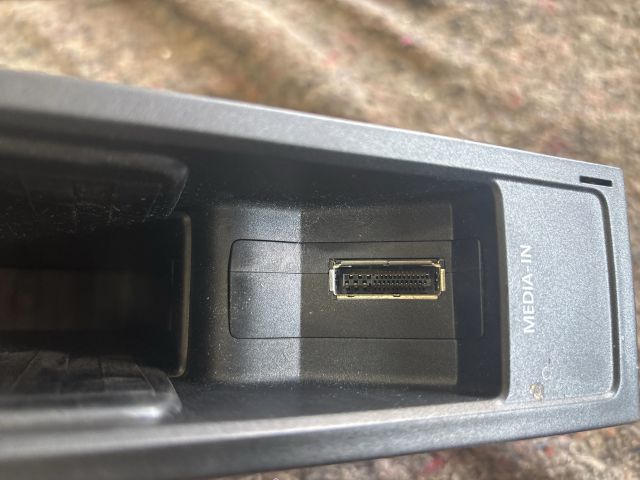 bontott VW SCIROCCO Multimédia Vezérlő