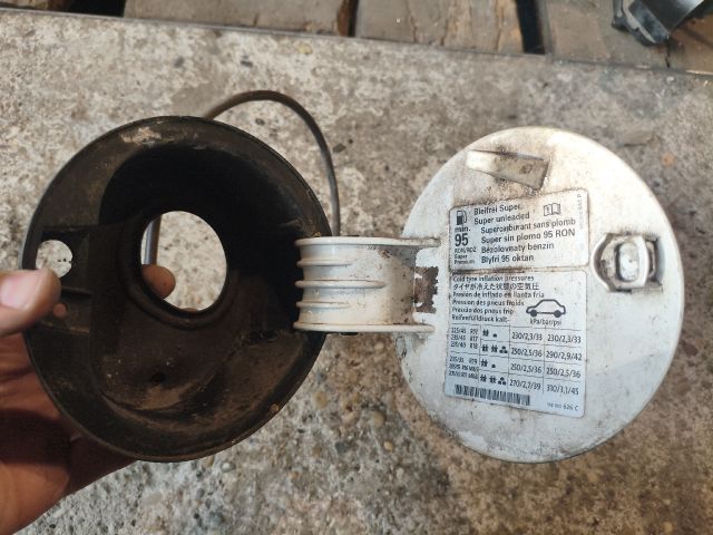 bontott VW SCIROCCO Tankajtó