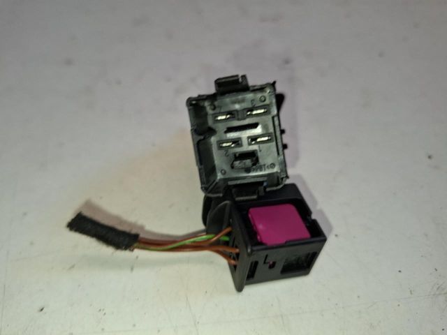 bontott VW SCIROCCO Vészvillogó Kapcsoló