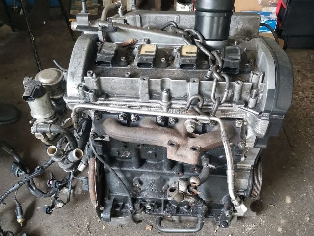 bontott VW SHARAN Motor (Fűzött blokk hengerfejjel)