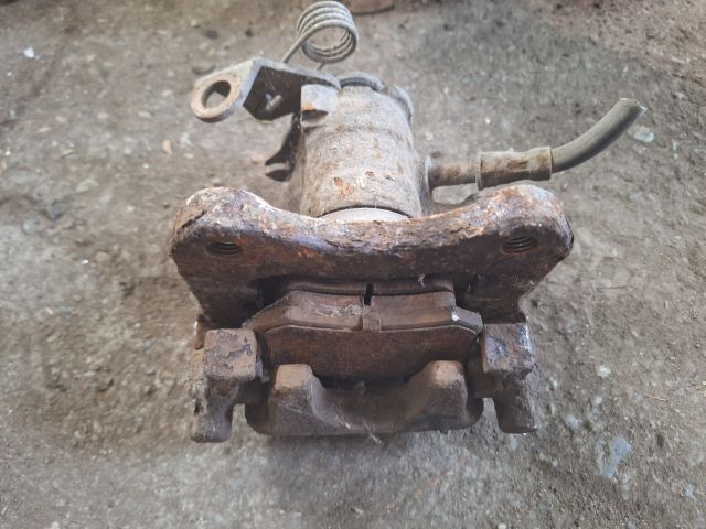 bontott VW SHARAN Bal hátsó Féknyereg Munkahengerrel