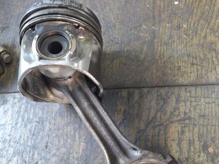 bontott VW SHARAN Dugattyú és Hajtókar