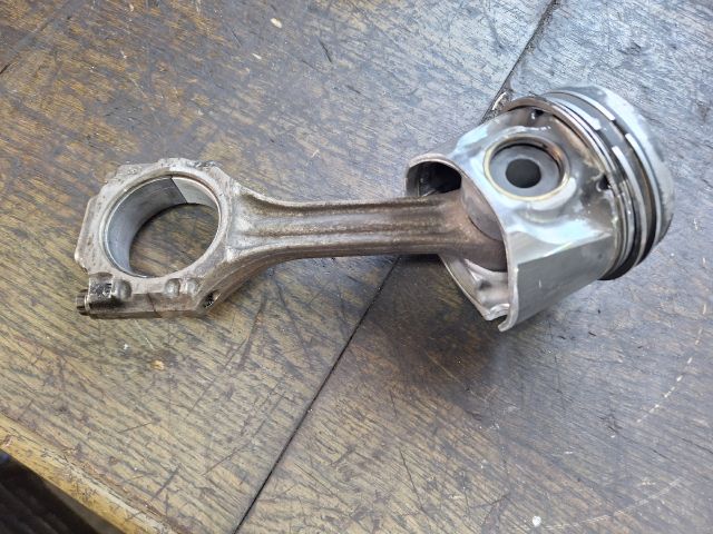 bontott VW SHARAN Dugattyú és Hajtókar