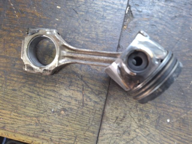 bontott VW SHARAN Dugattyú és Hajtókar