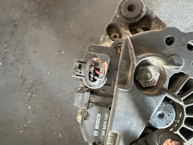 bontott VW SHARAN Generátor