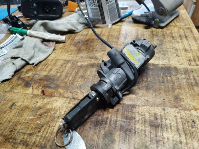 bontott VW SHARAN Gyújtáskapcsoló Házzal