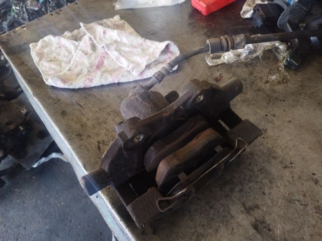 bontott VW SHARAN Jobb első Féknyereg Munkahengerrel