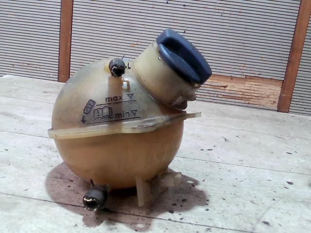 bontott VW SHARAN Kiegyenlítő Tartály