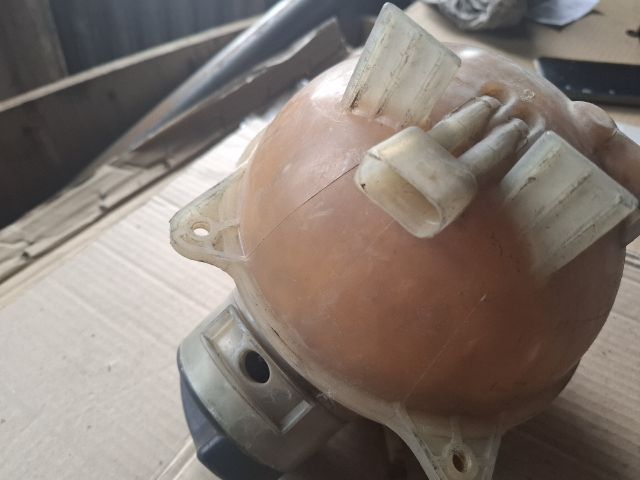 bontott VW SHARAN Kiegyenlítő Tartály