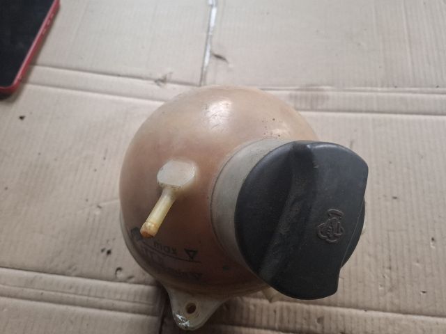 bontott VW SHARAN Kiegyenlítő Tartály