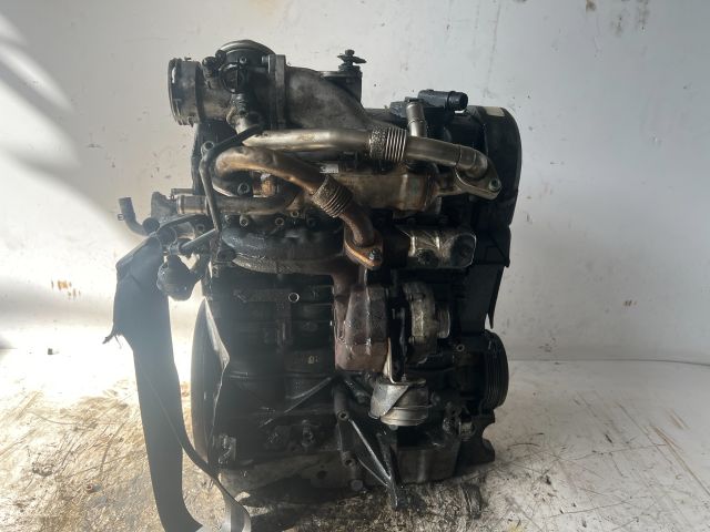bontott VW SHARAN Motor (Fűzött blokk hengerfejjel)