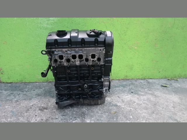 bontott VW SHARAN Motor (Fűzött blokk hengerfejjel)