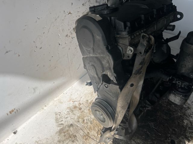 bontott VW SHARAN Motor (Fűzött blokk hengerfejjel)