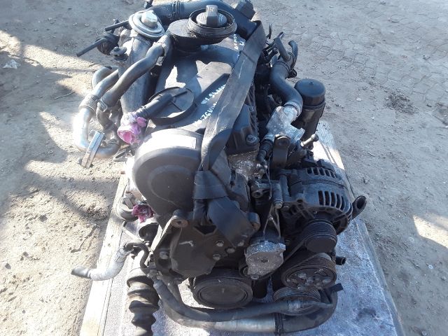 bontott VW SHARAN Motor (Fűzött blokk hengerfejjel)