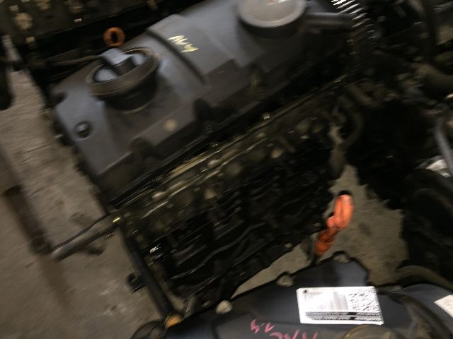 bontott VW SHARAN Motor (Fűzött blokk hengerfejjel)